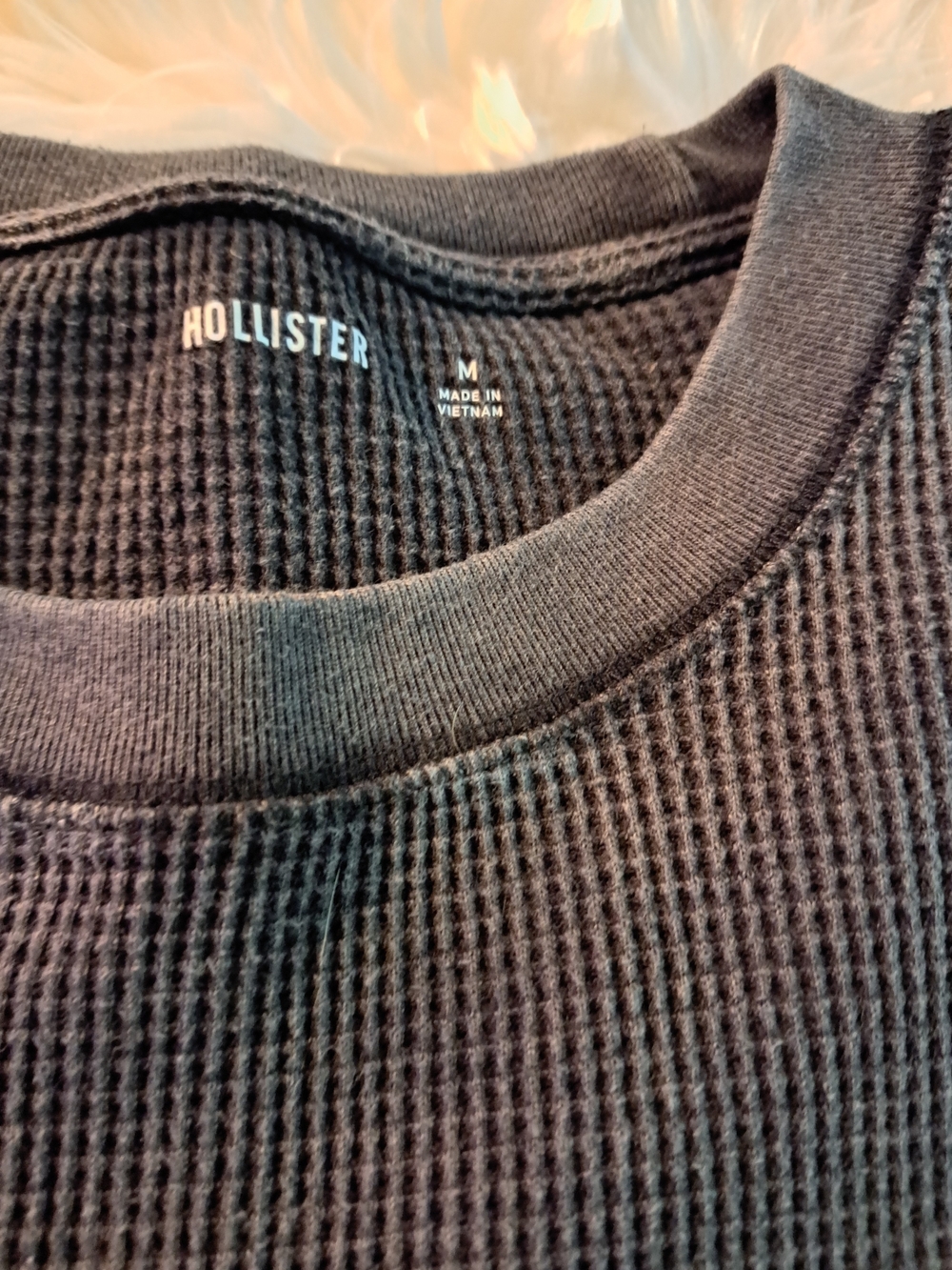 Hollister Men's Black Waffle-Knit Crewneck Sweater